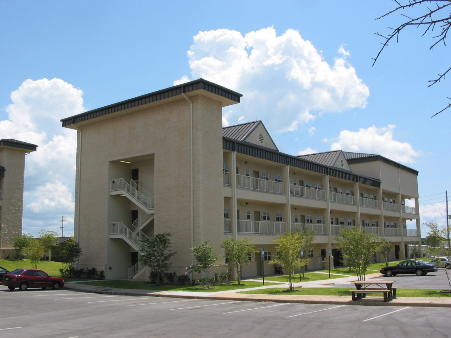 Eglin Dorm Heffernan Holland Architecture